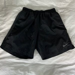 MENS BLACK NIKE SHORTS [S]